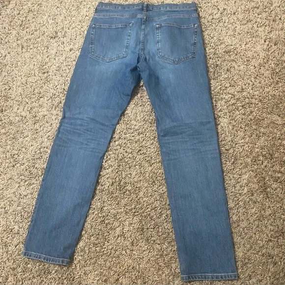 Light and Dark Wash Slim Cut Everlane Jeans Bundle, Size 32 - Picture 9 of 11